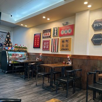 Fun Station - Seating area - Noodles Near Me - Honolulu, Hawaii