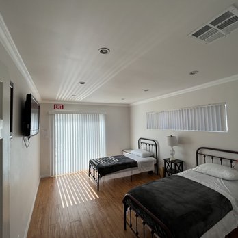 Silver Light Care - Bedroom#3 - Home Health Care Near Me - San Fernando Valley, California Silver Light Care - Bedroom#3 - Home Health Care Near Me - San Fernando Valley, California