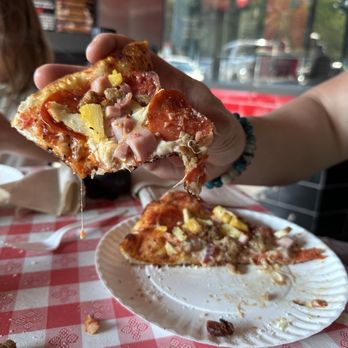 Emiliano’s Pizzeria - Meat lovers with chicken and pineapple - Pizza Near Me - Magnolia, Texas Emiliano’s Pizzeria - Meat lovers with chicken and pineapple - Pizza Near Me - Magnolia, Texas