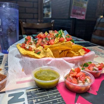 Taqueria Mi Durango - chips and salsa - Mexican Near Me - San Bruno, California Taqueria Mi Durango - chips and salsa - Mexican Near Me - San Bruno, California