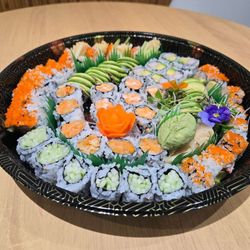 Uchi Sushi Fusion - Sushi Party tray