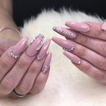Queen Nails & Spa - Nail Salons Near Me - Leduc, Alberta