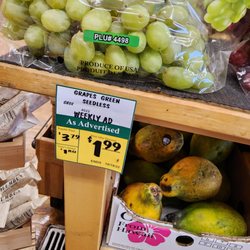 Harvest Market at Mendosa's - Grapes $1.99