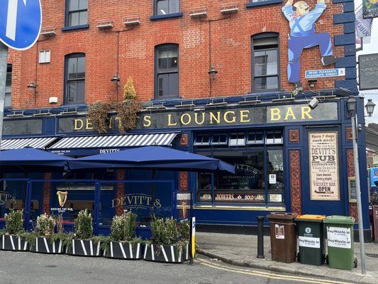Devitts Pub by null