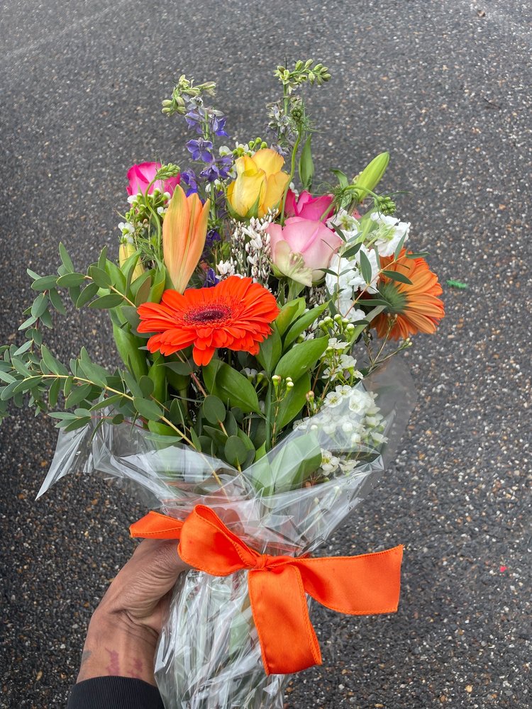 HOLLIDAY FLOWERS & EVENTS Updated 2024 21 Photos & 22 Reviews