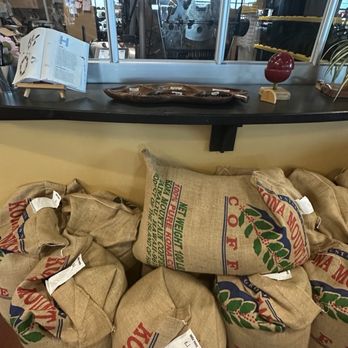 Kona Mountain Coffee - Coffee & Tea Near Me - Kailua-Kona, Hawaii