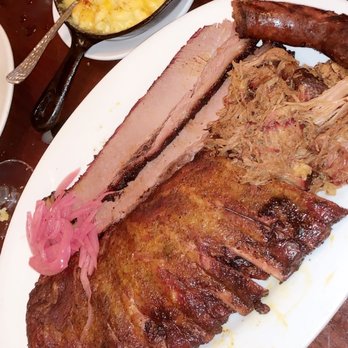 Chicago q - Q3 ribs, brisket, and pulled pork! Side of Mac and cheese with a hot link - Barbeque Near Me - Chicago, Illinois