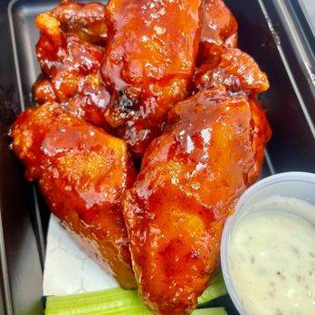 Bird's Kitchen - Saucey Wings - Salad Near Me - Washington, DC, District of Columbia
