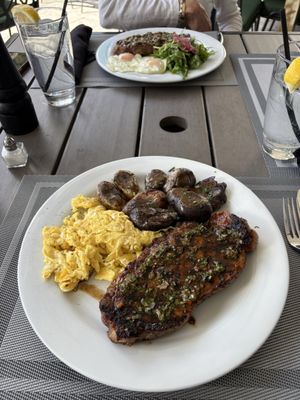 Lexie's Bistro by null