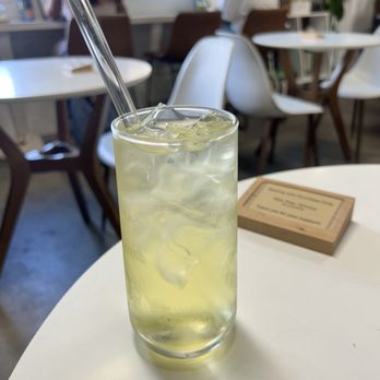 Plantoem - Lilikoi spritzer - Cafes Near Me - Honolulu, Hawaii