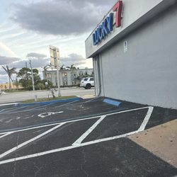 Lucky 7 Billiards - Outside parking area