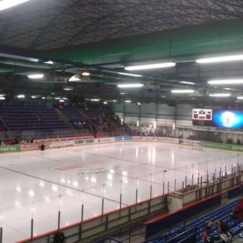 Wellblechpalast - Blick aus der drittletzten Reihe von Block G - Skating Rinks Near Me - Berlin, BE