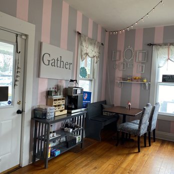 The Happy Bakery - The Happy Bakery: (interior) Main dining area - Cupcakes Near Me - O'Fallon, Illinois