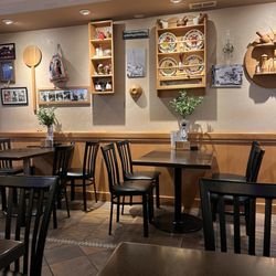 Karellas Cafe