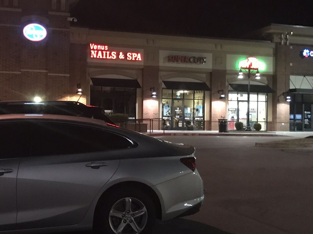 SUPERCUTS Updated September 2024 13 Reviews 1943 Jesse Jewell