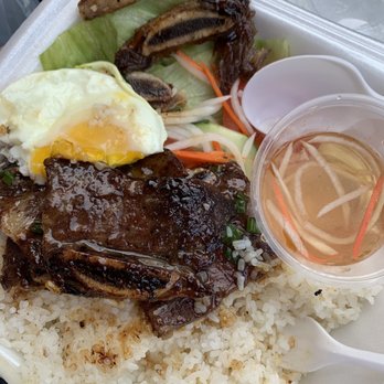 Com Pho Bamboo - Korean short ribs, I told them to add in a sunny side egg. - Vietnamese Near Me - Fresno, California Com Pho Bamboo - Korean short ribs, I told them to add in a sunny side egg. - Vietnamese Near Me - Fresno, California
