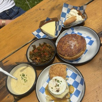 Bang Bang Pie & Biscuits - Grits , greens, pie, Sausage Biscuit, pot pie, - Bakeries Near Me - Chicago, Illinois Bang Bang Pie & Biscuits - Grits , greens, pie, Sausage Biscuit, pot pie, - Bakeries Near Me - Chicago, Illinois