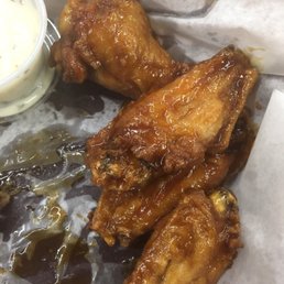 chicken wings with sauce