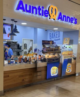 Auntie Anne's by null