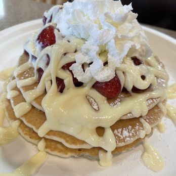 Koa Pancake House - Strawberry cheesecake pancakes - Breakfast & Brunch Near Me - Honolulu, Hawaii