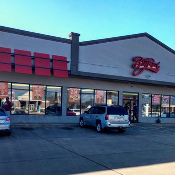 Big Red Stores - cars parked in front of the store - Convenience Stores Near Me - Beebe, Arkansas Big Red Stores - cars parked in front of the store - Convenience Stores Near Me - Beebe, Arkansas