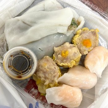 Delicious Dim Sum - Beef rice noodle roll, sui mai, har gow - Dim Sum Near Me - San Francisco, California Delicious Dim Sum - Beef rice noodle roll, sui mai, har gow - Dim Sum Near Me - San Francisco, California