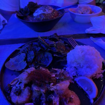 Leahi Bar & Grill - Garlic shrimp - Bars Near Me - Honolulu, Hawaii Leahi Bar & Grill - Garlic shrimp - Bars Near Me - Honolulu, Hawaii
