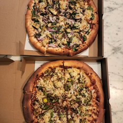 Ali Baba Pizza - Ali Baba VEGAN Pizza with Beyond Meat and Daiya Cheese :)