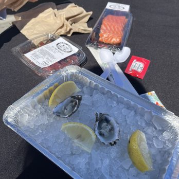 Santa Barbara Fish Market - Oysters, tuna poke, salmon - Seafood Markets Near Me - Santa Barbara, California