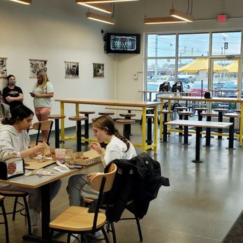 Azzip Pizza - Good indoor space - Pizza Near Me - Lafayette, Indiana