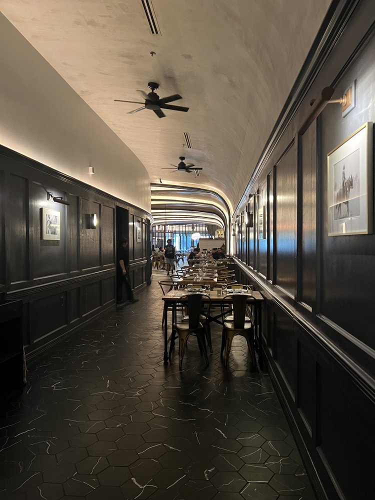 Delucca Gaucho Pizza & Wine