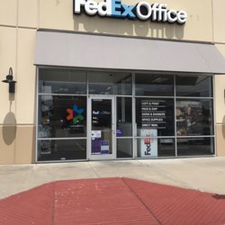 FedEx Office Print & Ship Center - Front entrance