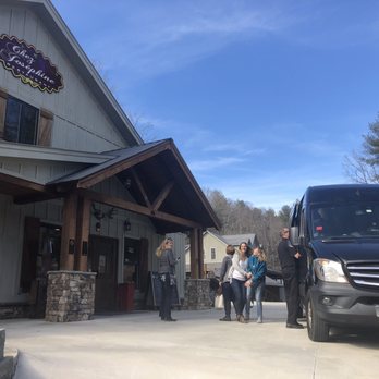 Van in Black - Wine Tours Near Me Van in Black - Wine Tours Near Me