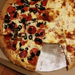 Mama's Pizza - Another beautifully done pizza...