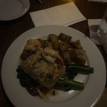 JoJo Restaurant and Bar - Mahi Mahi - Jazz & Blues Near Me - Washington, DC, District of Columbia JoJo Restaurant and Bar - Mahi Mahi - Jazz & Blues Near Me - Washington, DC, District of Columbia