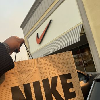 nike outlet pch