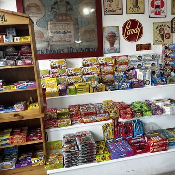 The Sweet Tooth - Ice Cream & Frozen Yogurt Near Me - Plymouth, Connecticut