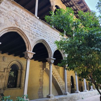 Monasterio de Pedralbes - Landmarks & Historical Buildings Near Me - Barcelona, B