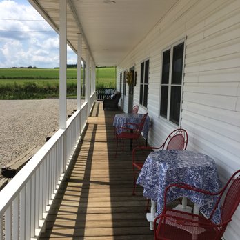 Yoder’s Retreat Center - Relaxing and easily accessible front porch of the center - Art Space Rentals Near Me Yoder’s Retreat Center - Relaxing and easily accessible front porch of the center - Art Space Rentals Near Me