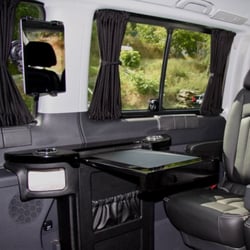Transmetropolis - VIP Mercedes Vito: Italian Leather Interior, High Speed Internet Access, Apple IPAD