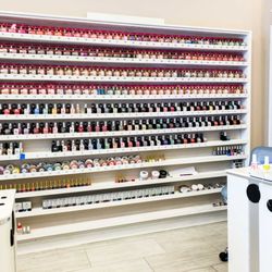 Modern Nails - A huge collection of OPI line from Dipping powder, gel and lacquer.
