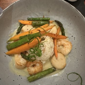 Tommy Bahama - Picture of my dish, look's nothing like what is to be served from the website. - Seafood Near Me - Kihei, Hawaii
