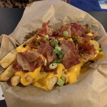 Aloft Dublin-Pleasanton - Bacon cheese fries - Hotels Near Me - Dublin, California