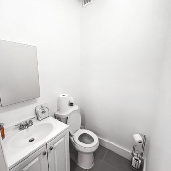 Elite Auto Design - Brand new customer bathroom - Auto Repair Near Me - Miami, Florida Elite Auto Design - Brand new customer bathroom - Auto Repair Near Me - Miami, Florida