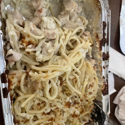 Pizza Delight - Suppose to be a Chicken Alfredo..Spagetti Alfredo..
