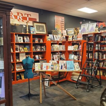 Bookmans Entertainment Exchange - Music & DVDs Near Me - Tucson, Arizona