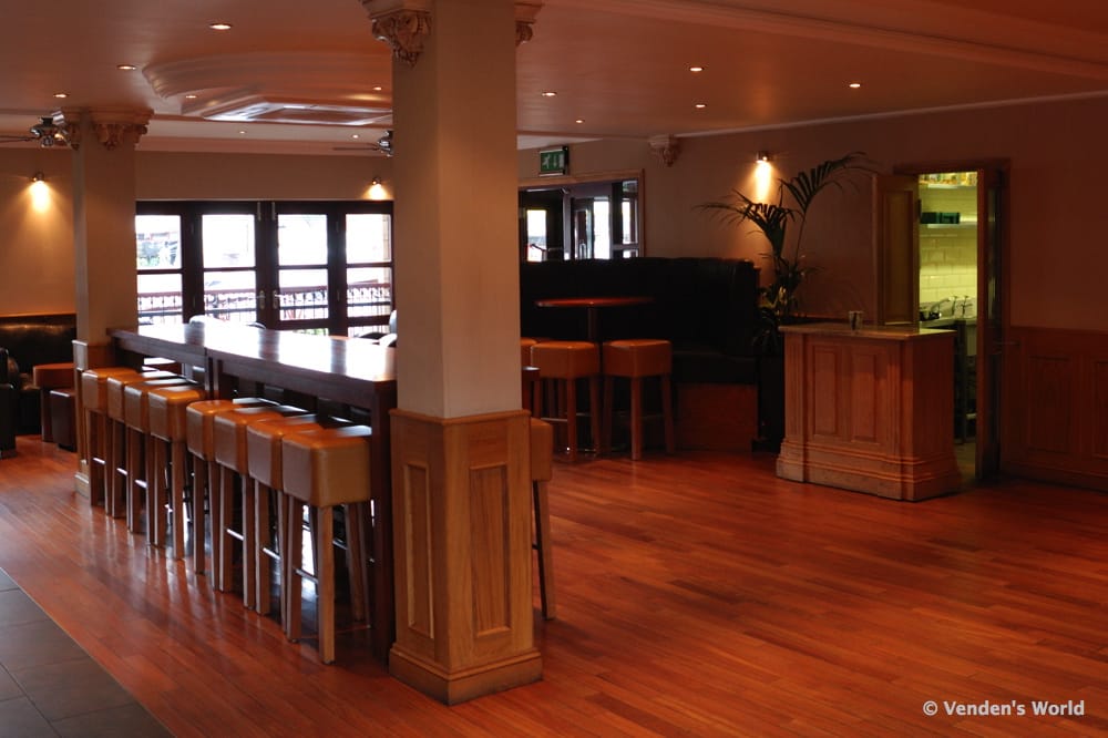 ZURI Updated September 2024 399401 London Rd, Stockport, Greater Manchester, United Kingdom