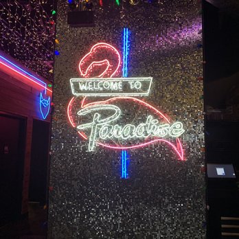 Paradise Park - Inside - Pizza Near Me - Chicago, Illinois