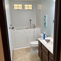 Coulee Construction and Concrete - Bathroom Remodel