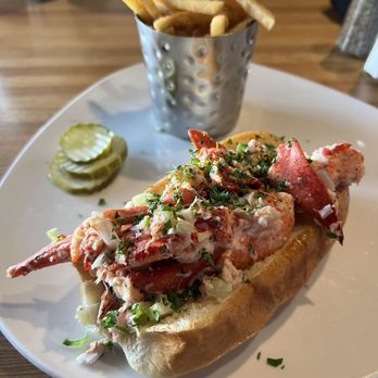 Union An American Bistro - Lobster roll - New American Near Me - Castle Rock, Colorado Union An American Bistro - Lobster roll - New American Near Me - Castle Rock, Colorado